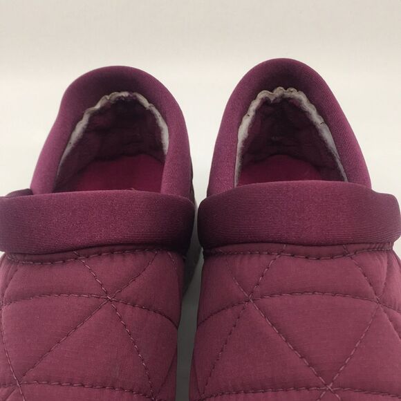 LL Bean Womens's Ultralight PrimaLoft Waterproof Slip-Ons Size 7 Berry Color - Picture 15 of 16